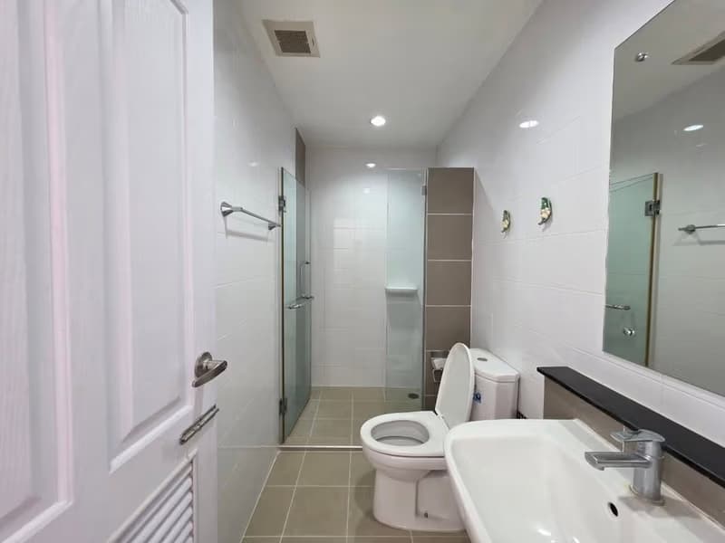 3 Bed Townhouse for Rent and Sale in Suan Luang