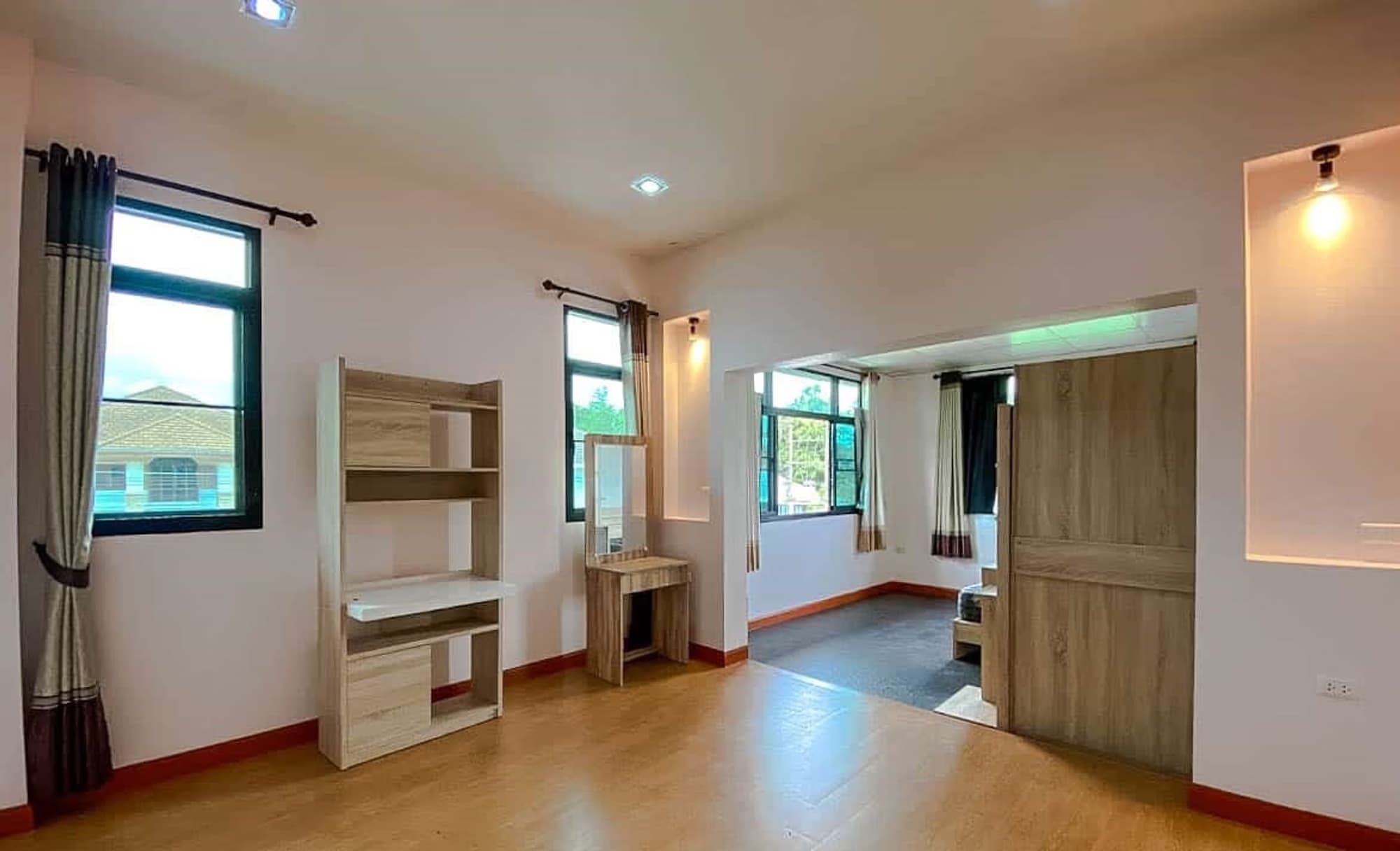4 Bedroom House - Image 7
