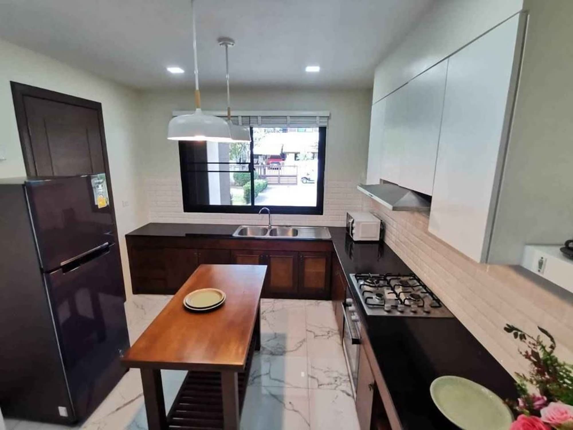 3 Bed House for Rent in Hang Dong - Image 4