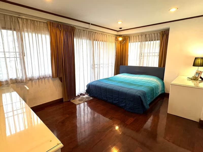 Condo for Rent at Saranjai Mansion