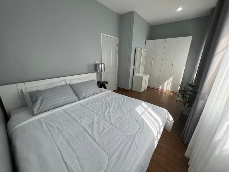 Townhouse for Rent at Golden Town RuamChok