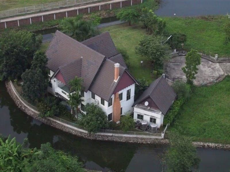 6 Bed House for Sale in Mueang Chiang Mai