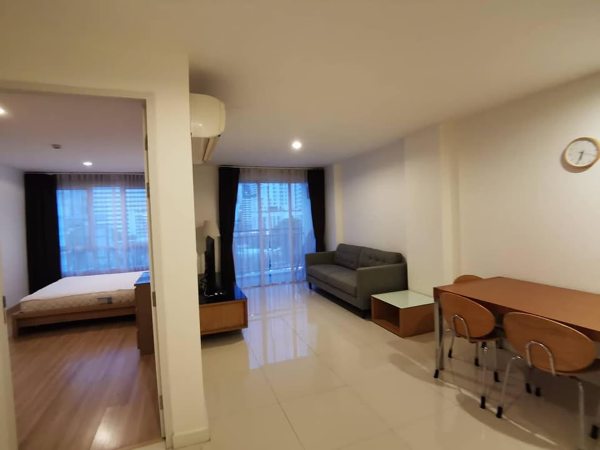 1 Bed Condo for Rent and Sale in Khlong Toei - Image 1