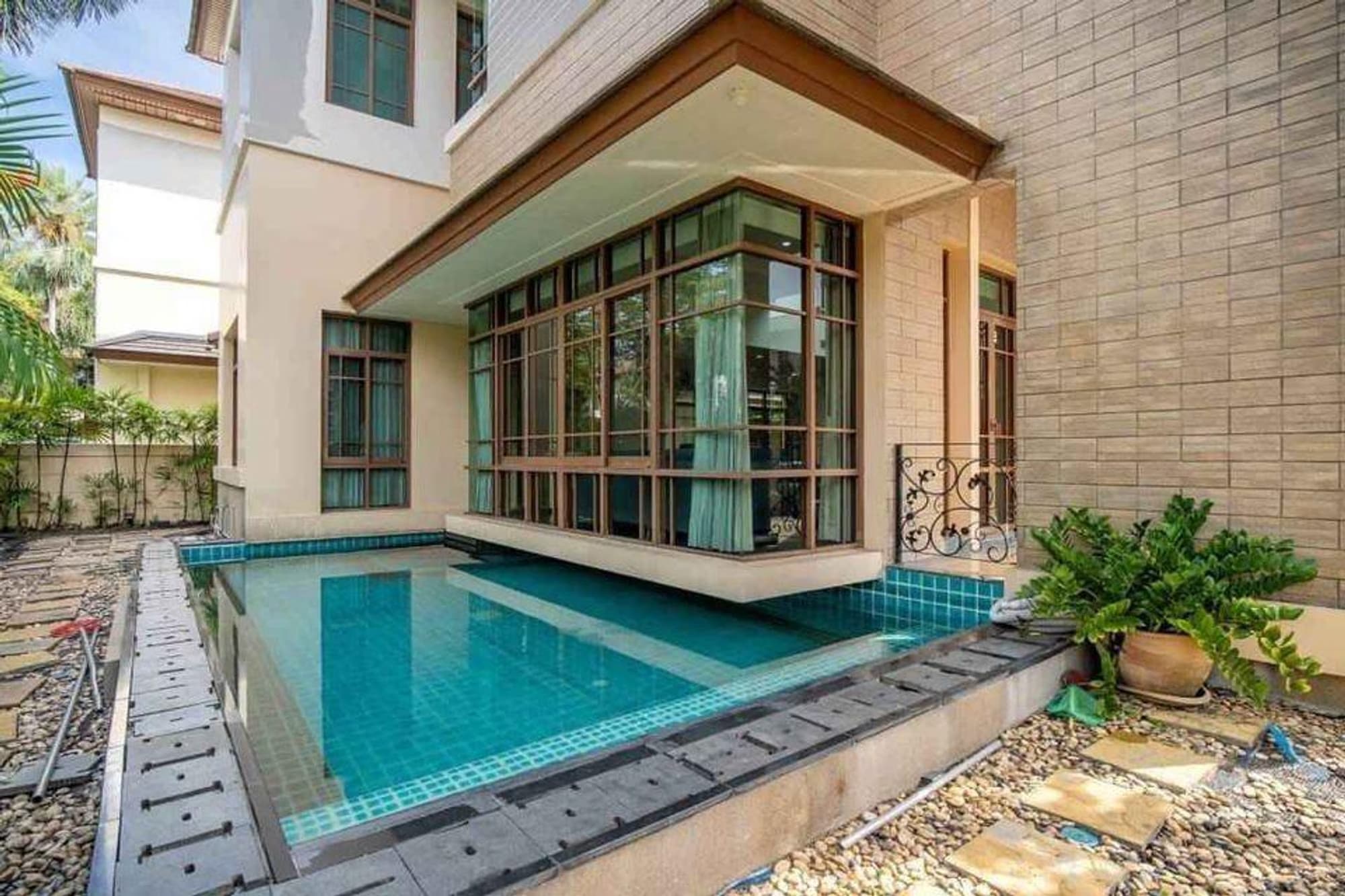 4 Bedroom House - Image 18
