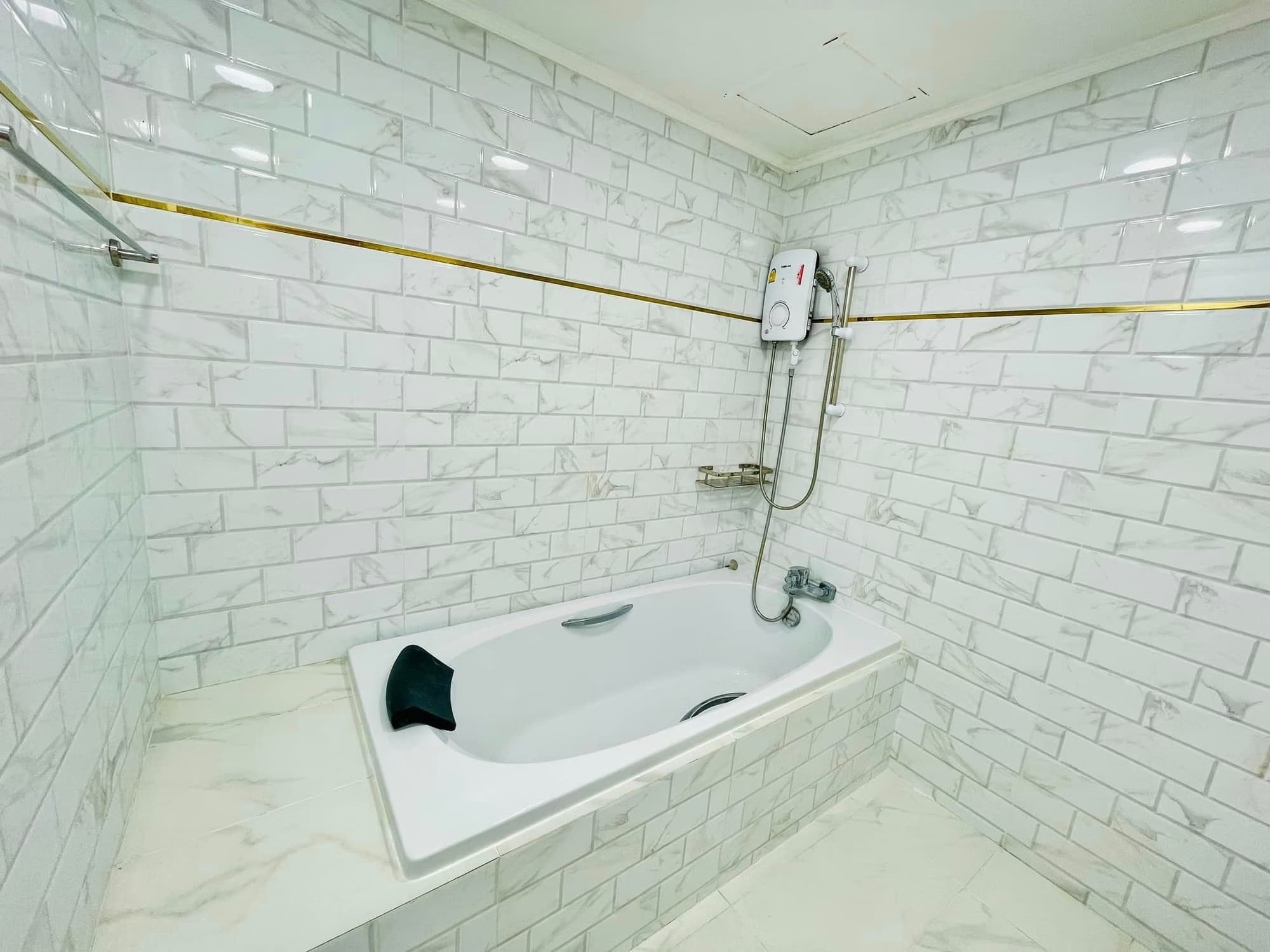 2 ห้องนอน Condo สำหรับ ขาย ใน สวนหลวง - Image 7