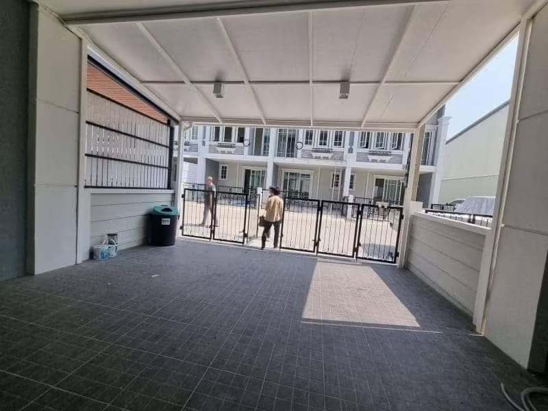 Townhouse for Rent at Golden Town RuamChok