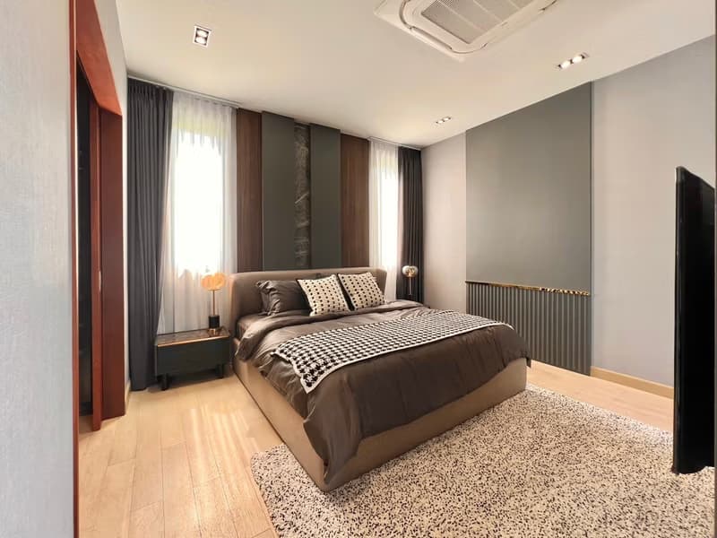 4 Bedroom House