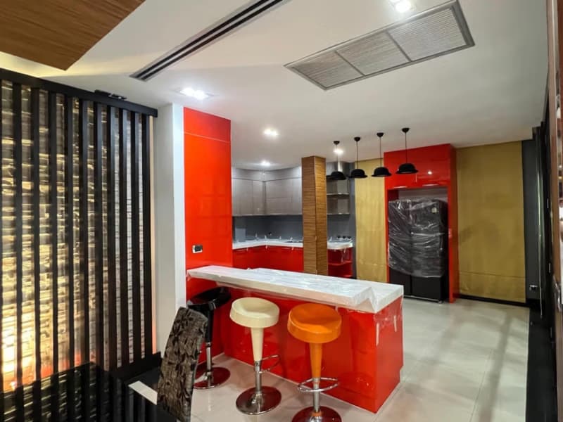 5 Bed Townhouse for Rent in Khlong Toei