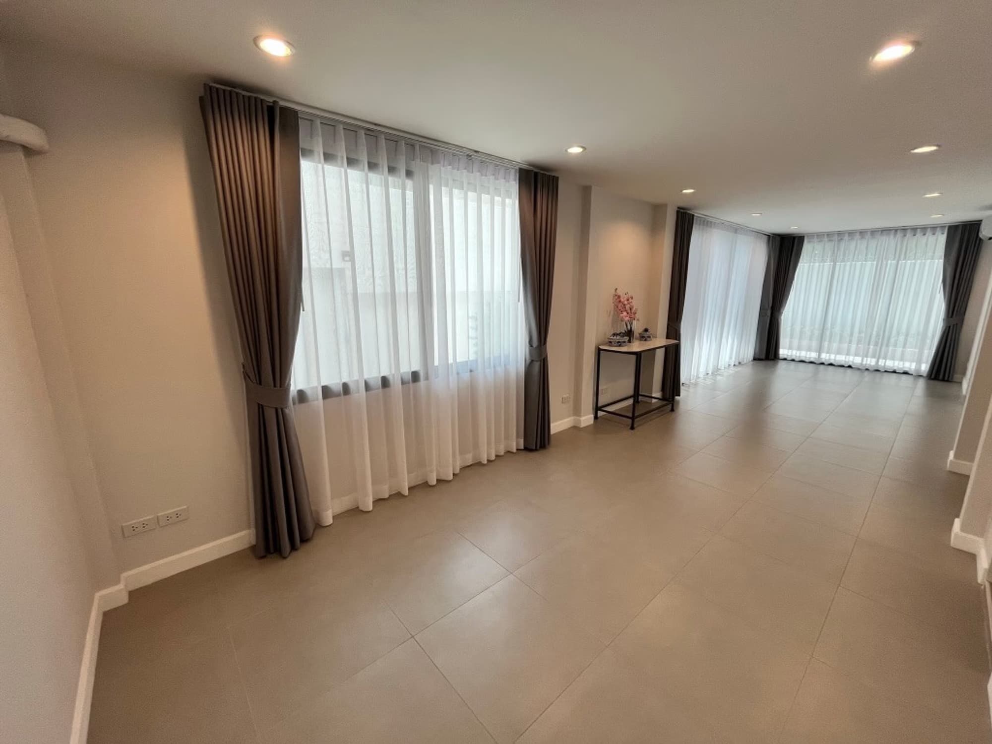 4 Bedroom House - Image 9