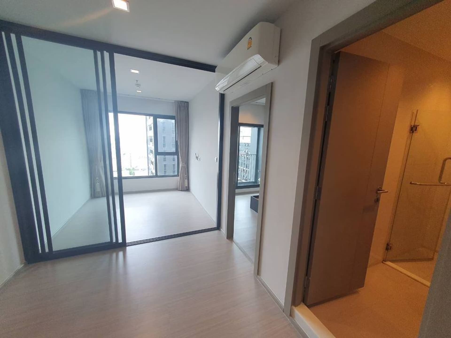 1 Bed Condo for Sale  Near Phra Ram 9 MRT - Image 1