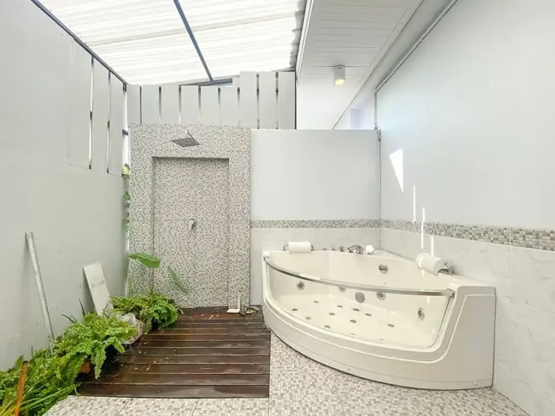 4 Bedroom House - Image 34