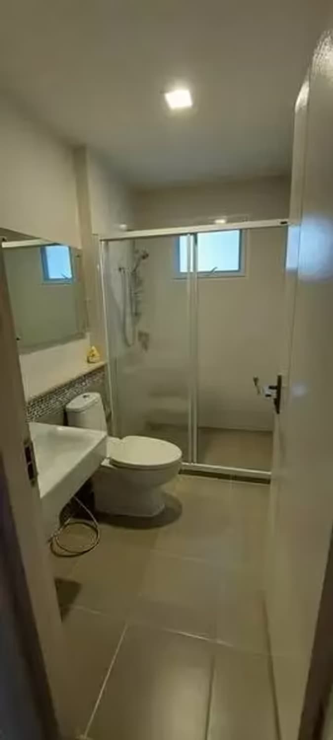 5 Bedroom House - Image 11