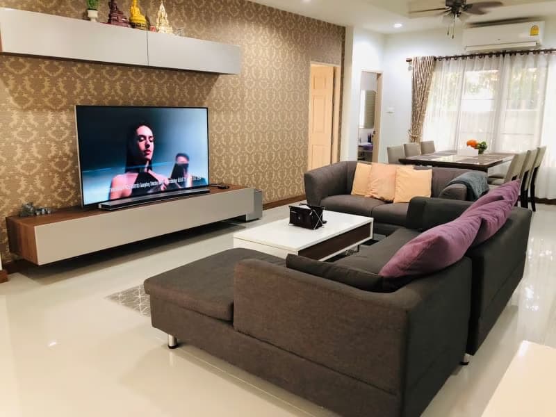 5 Bed House for Rent and Sale in Hang Dong