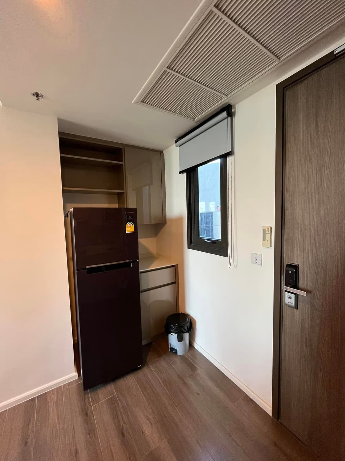 Condo for Rent at Whizdom Essence Sukhumvit 101 - Image 12