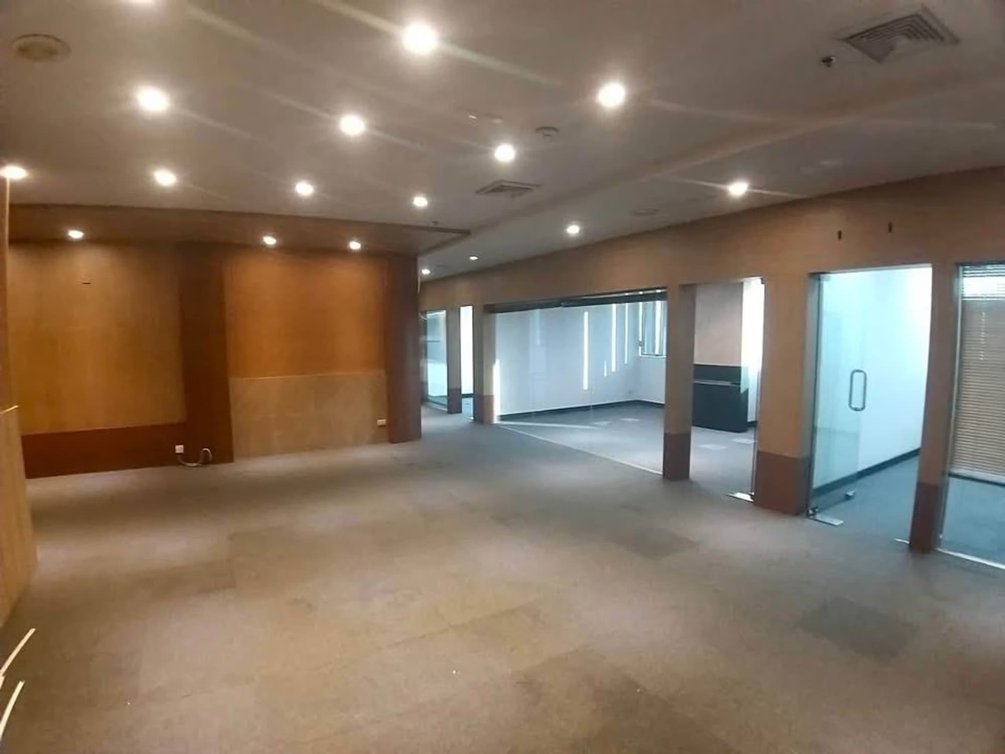 1 Bed Commercial for Rent in Bang Na - Image 2