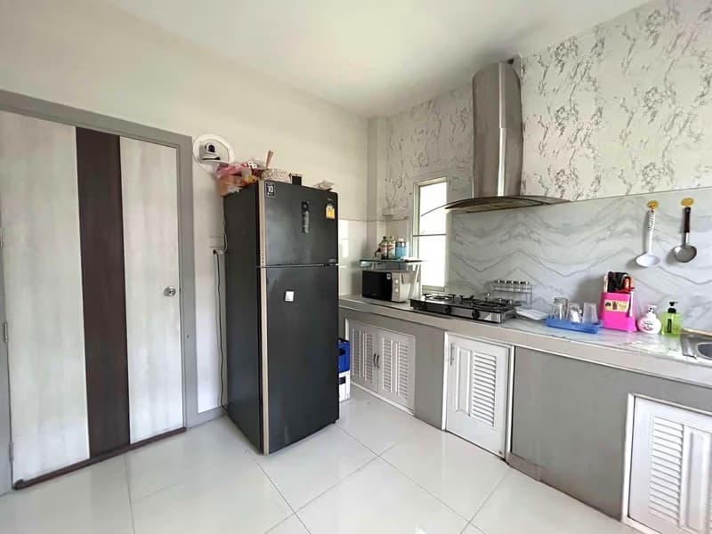 3 Bed House for Rent in Saraphi District