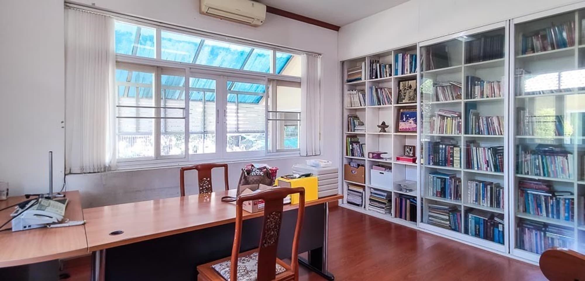 7 Bedroom House - Image 8