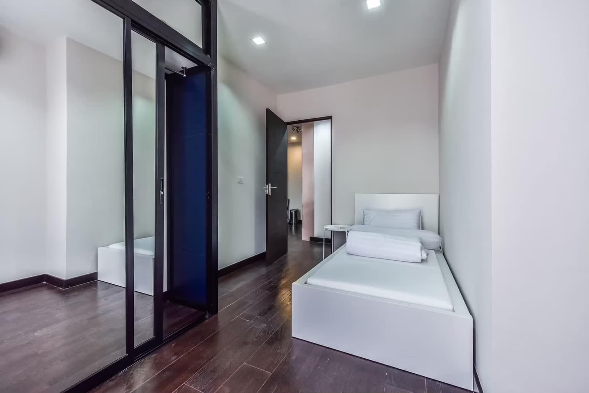2 Bed condo for Rent  near undefined - Image 4