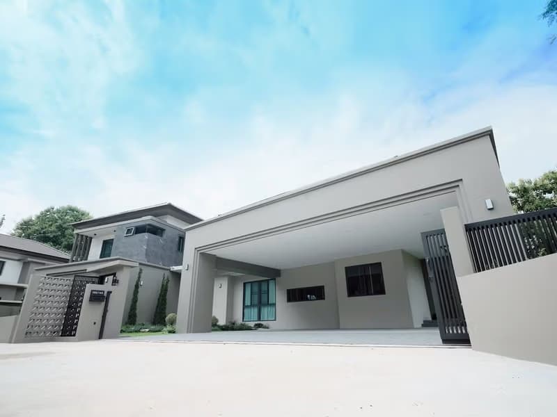 4 Bed House for Sale in Mae Rim