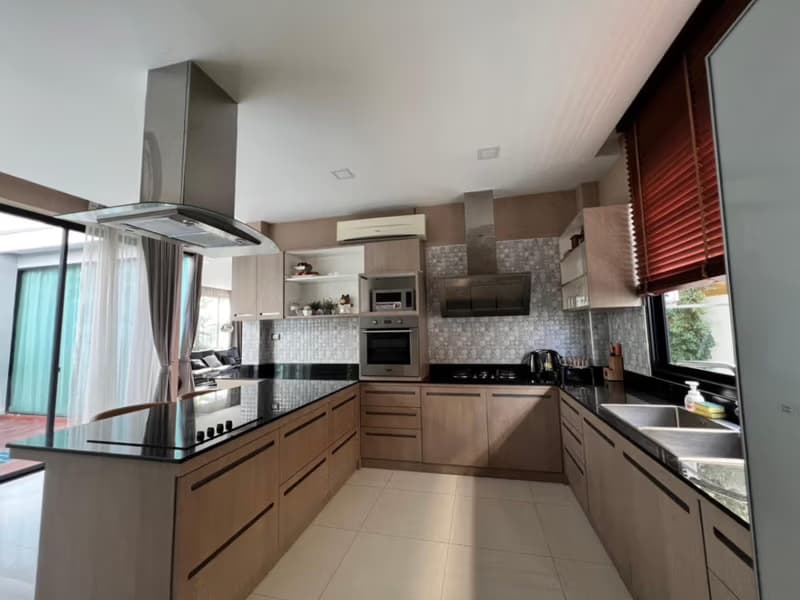 4 Bed House for Rent in Mueang Chiang Mai District