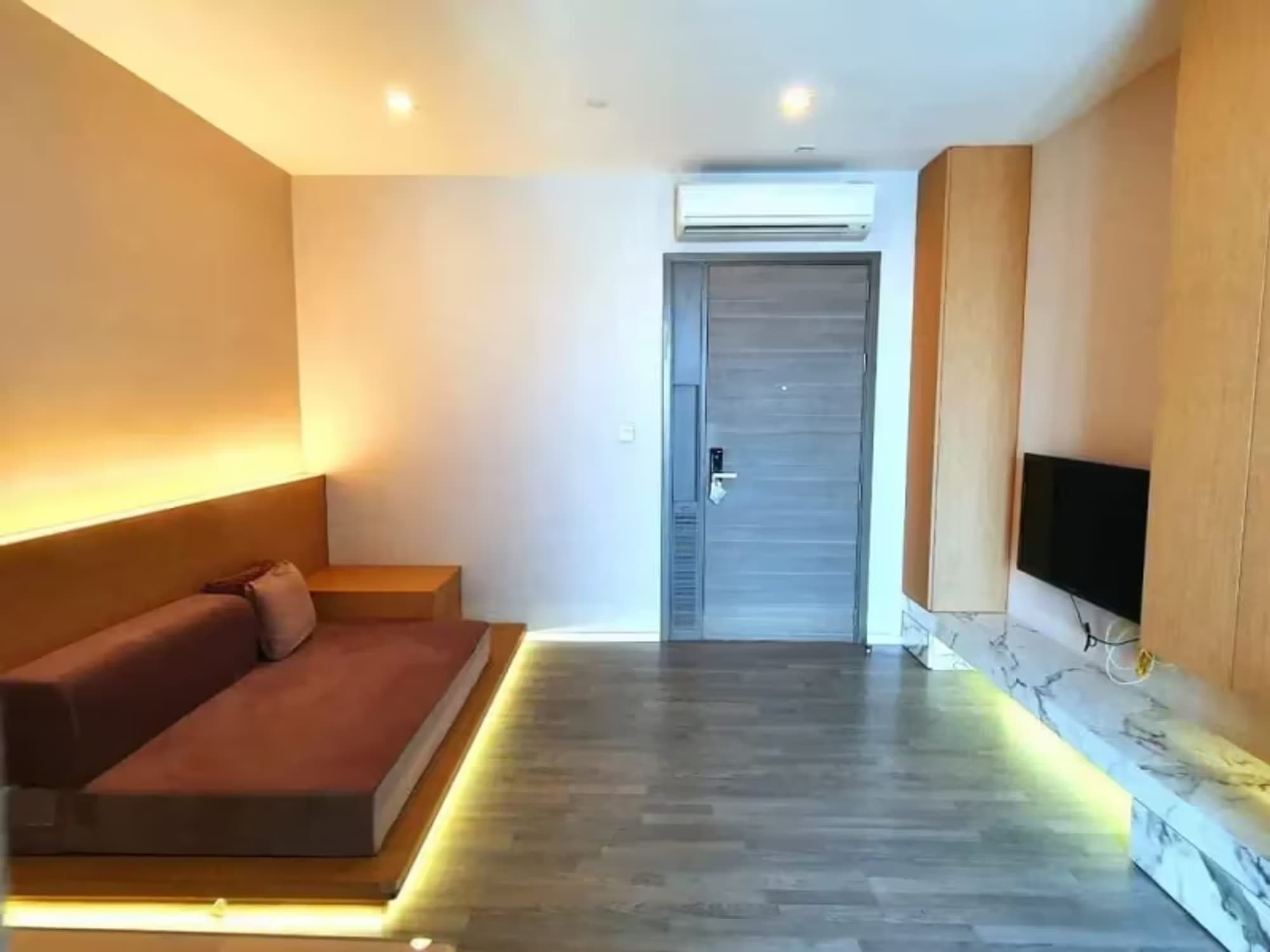1 Bedroom Condo - Image 8