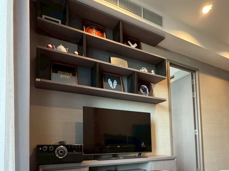 2 Bed Condo for Rent in Bang Rak