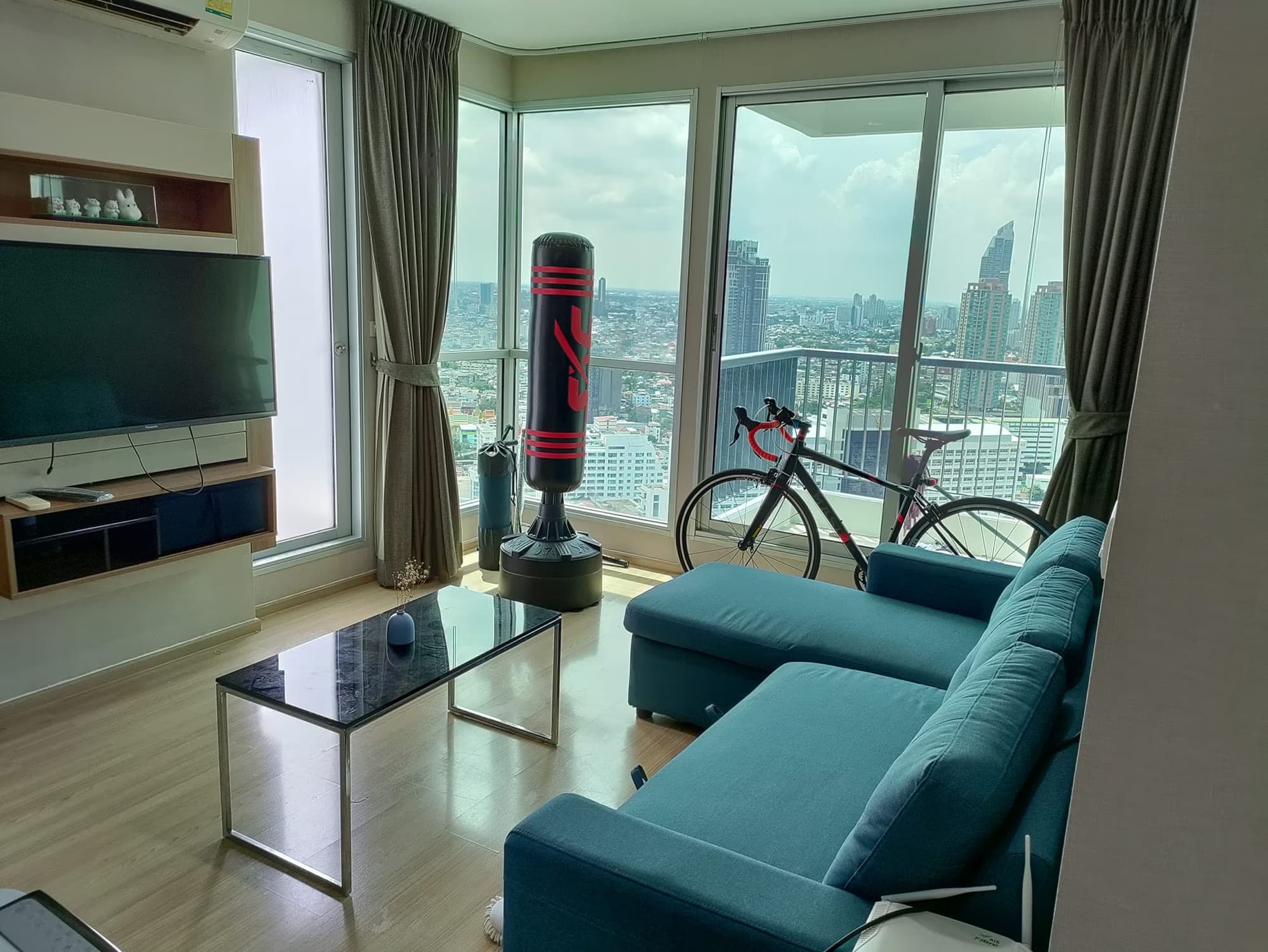 Condo for Rent at Rhythm Sathorn - Image 1