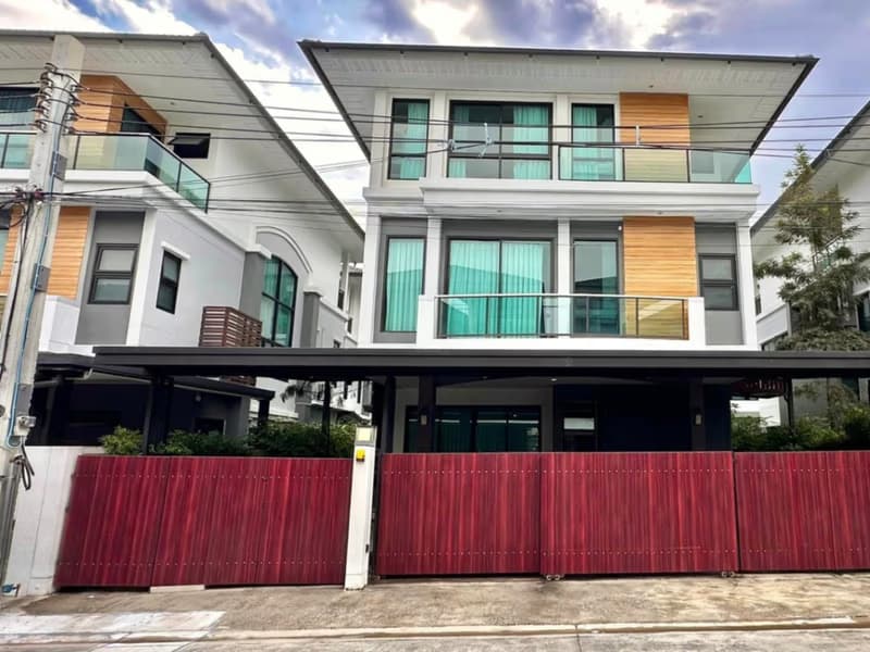 5 Bed House for Rent and Sale in ประเวศ