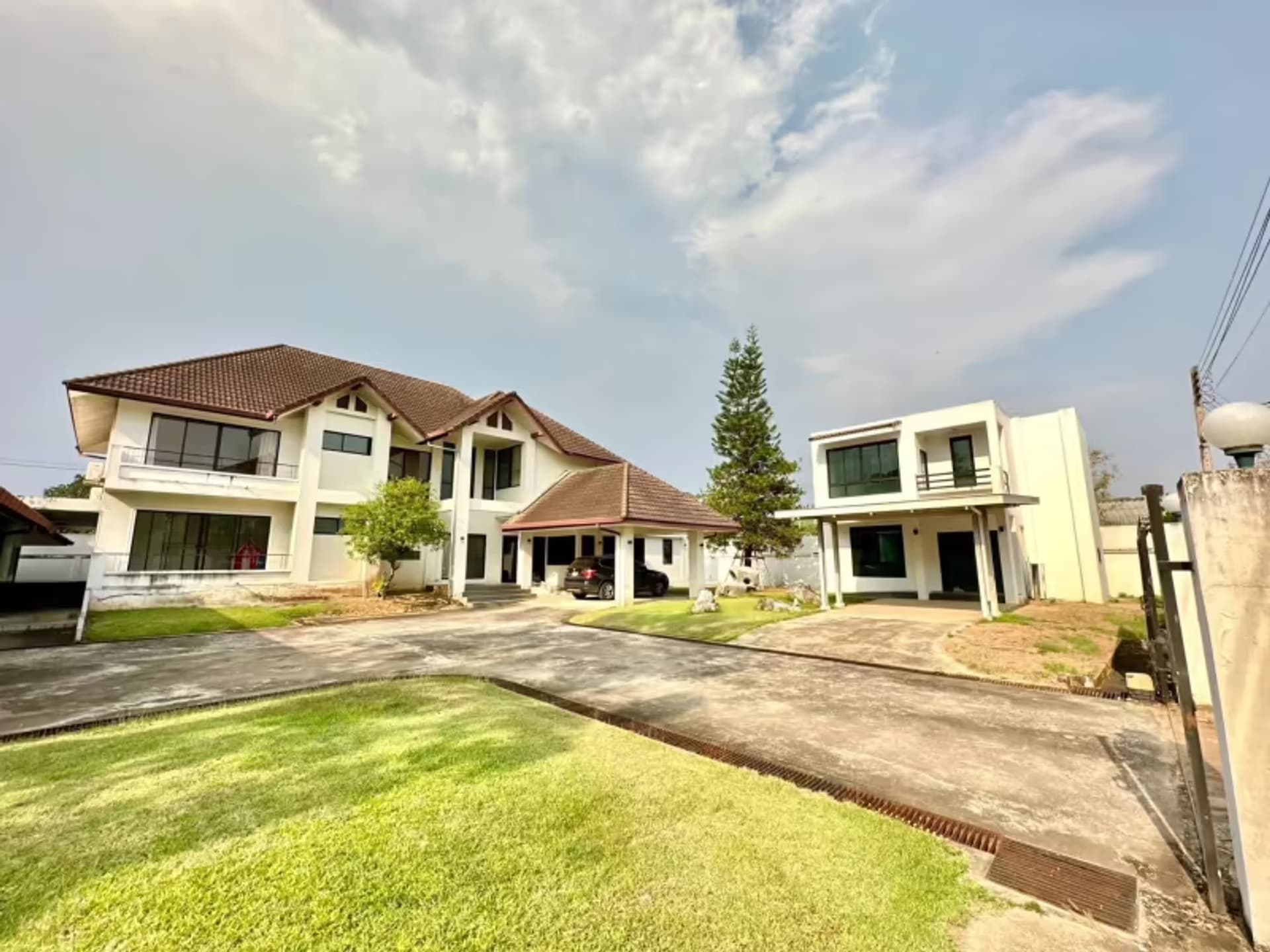 5 Bedroom House - Image 5