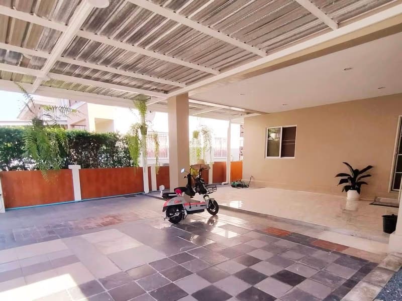 4 Bed House for Rent in San Kamphaeng District