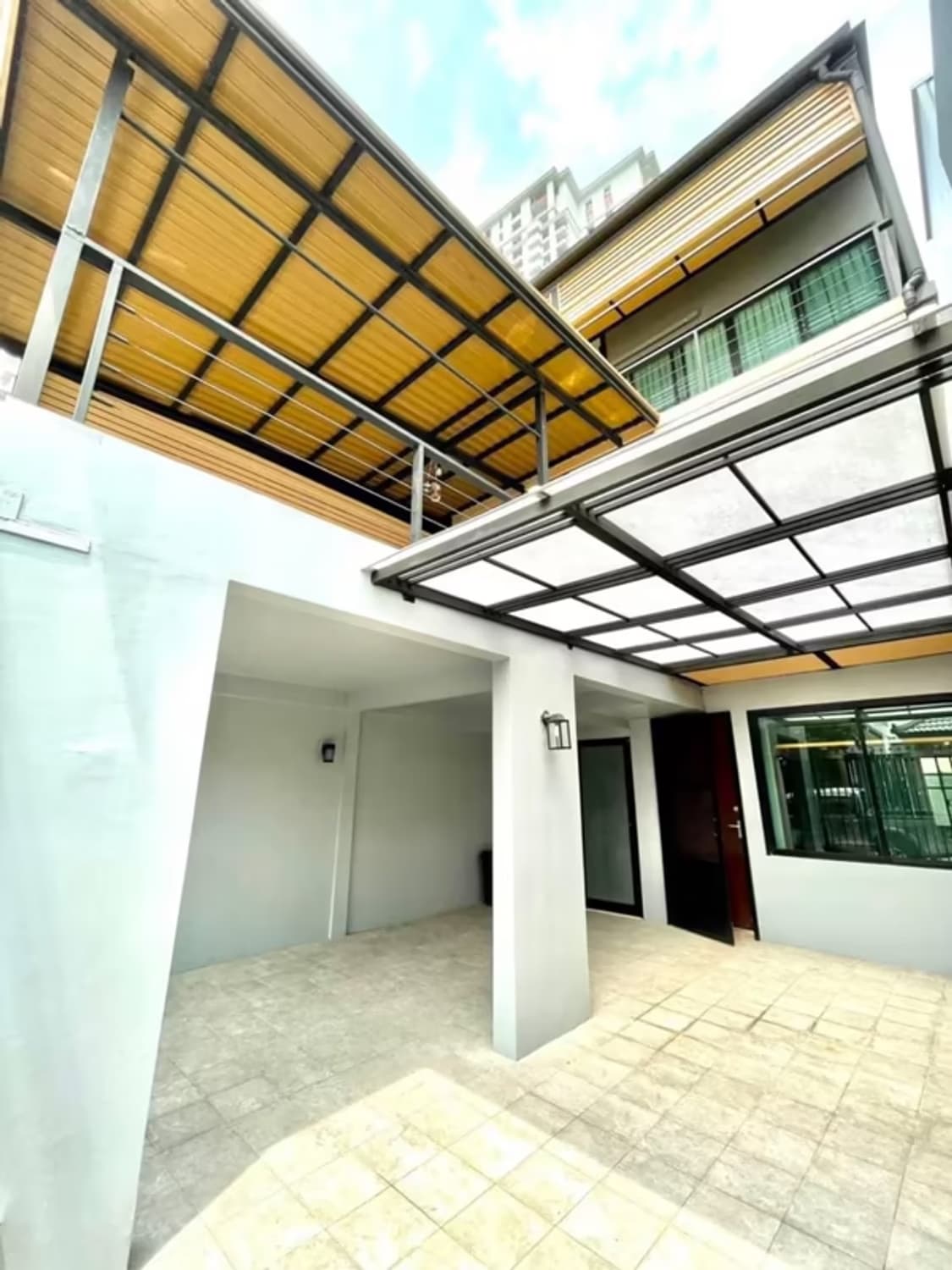 4 Bedroom House - Image 9