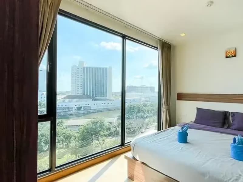 1 Bedroom Condo