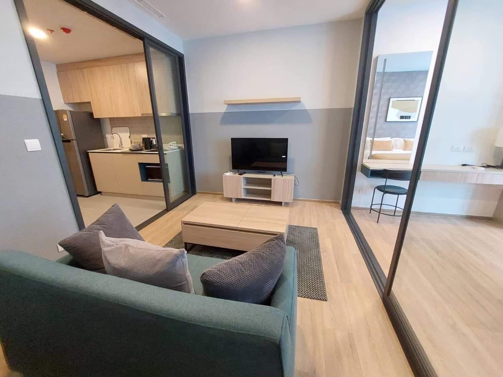 1 Bed Condo for Rent in Phaya Thai - Image 4