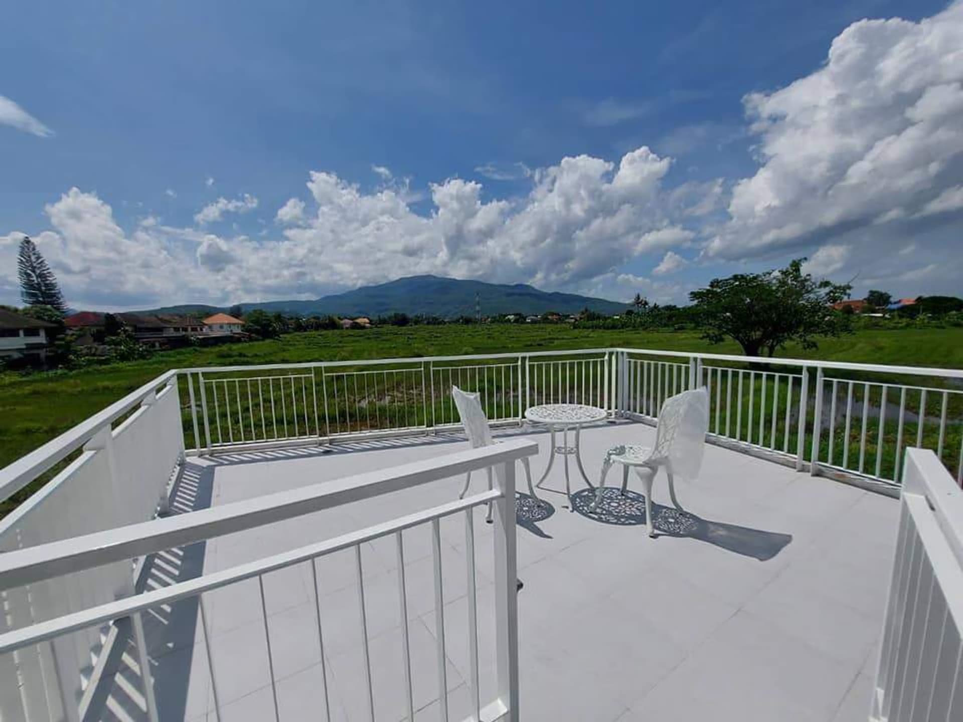 Pool villa house for rent in a frame - Image 15