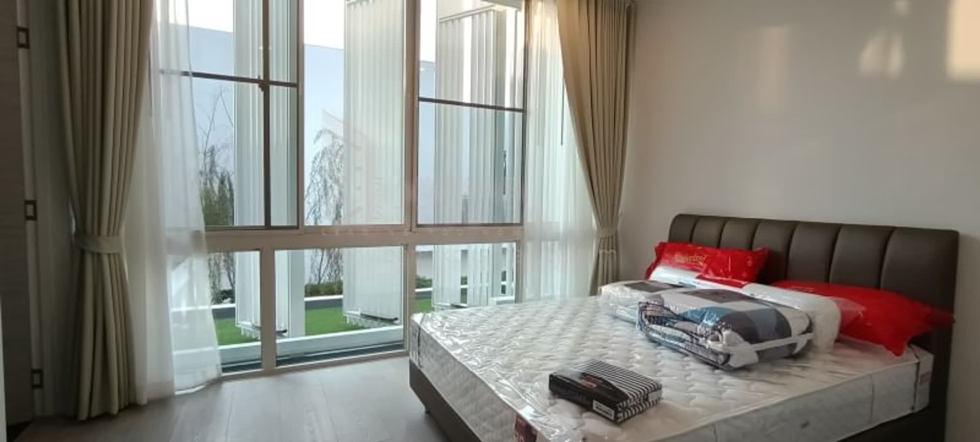 4 Bed Condo for Rent in Bang Phli, Samut Prakan - Image 9