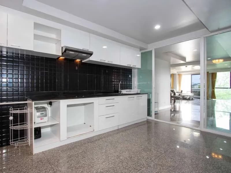 3 Bed Condo for Rent in Mueang Chiang Mai