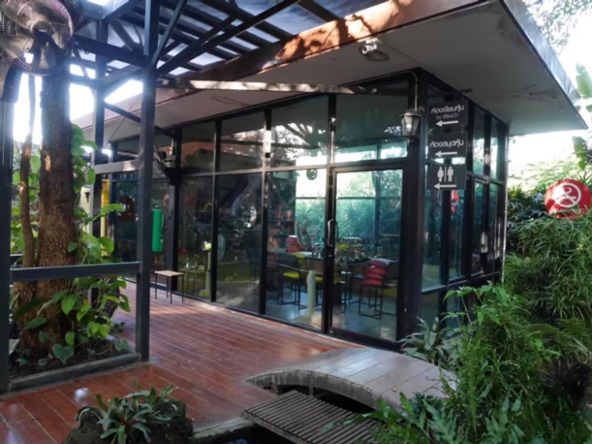 9 Bedroom House - Image 35