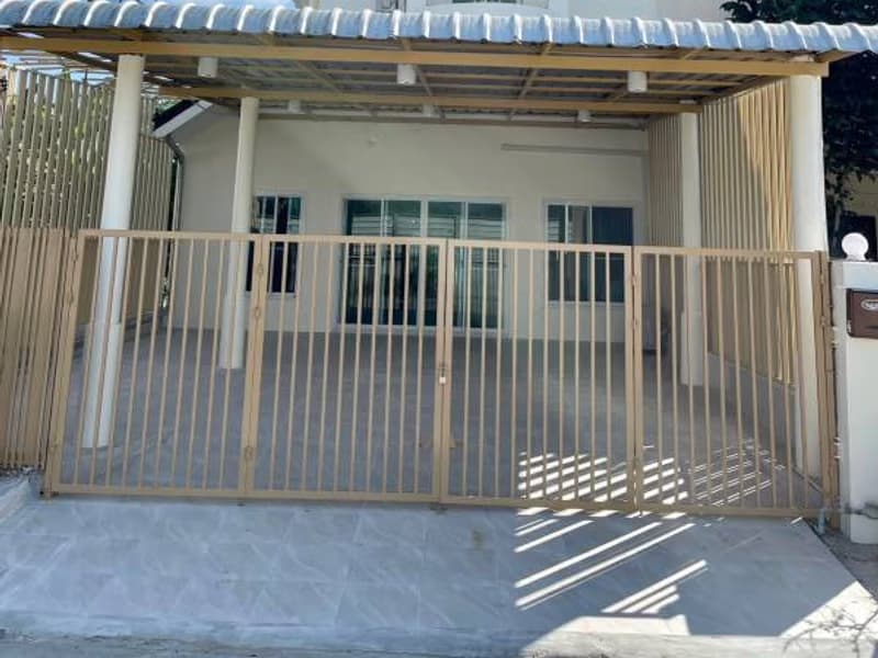 Townhome for rent/sale
