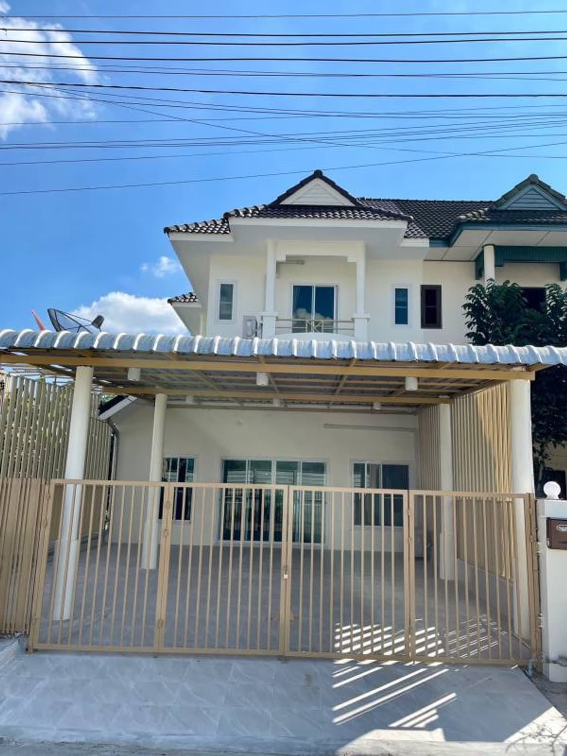 Townhome for rent/sale - Image 1