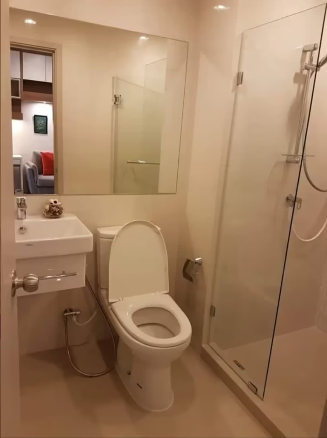 1 Bedroom Condo - Image 2