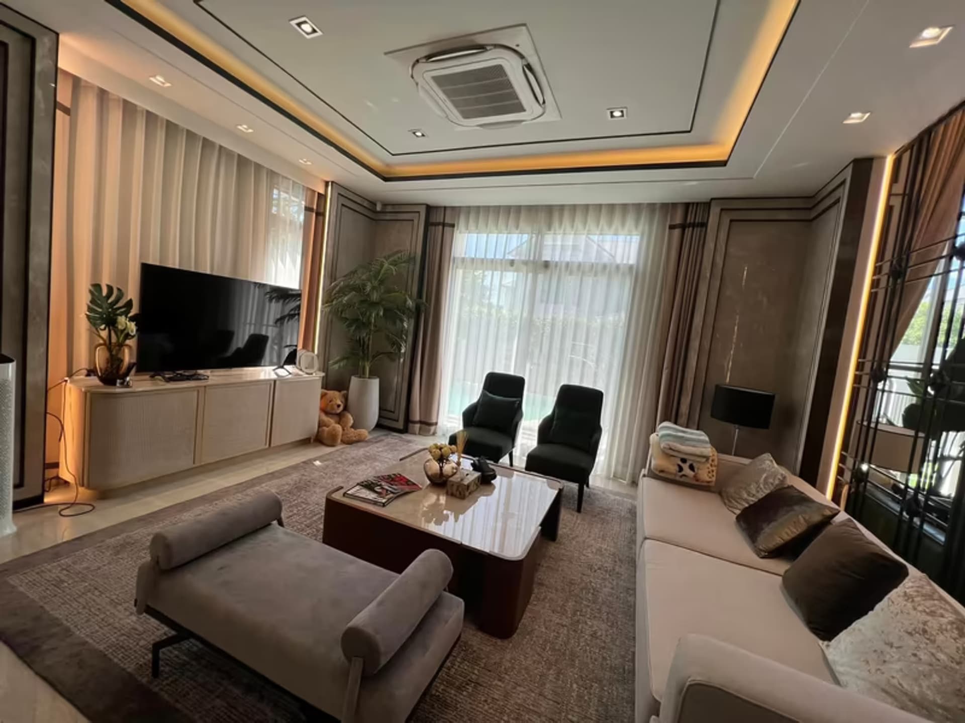 5 Bedroom House - Image 3
