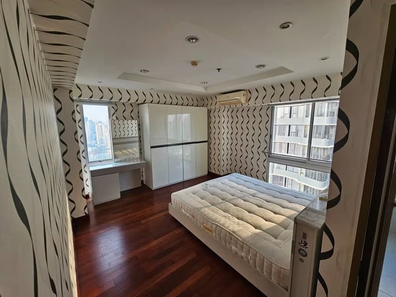 2 Bed Condo for Rent in Huai Khwang