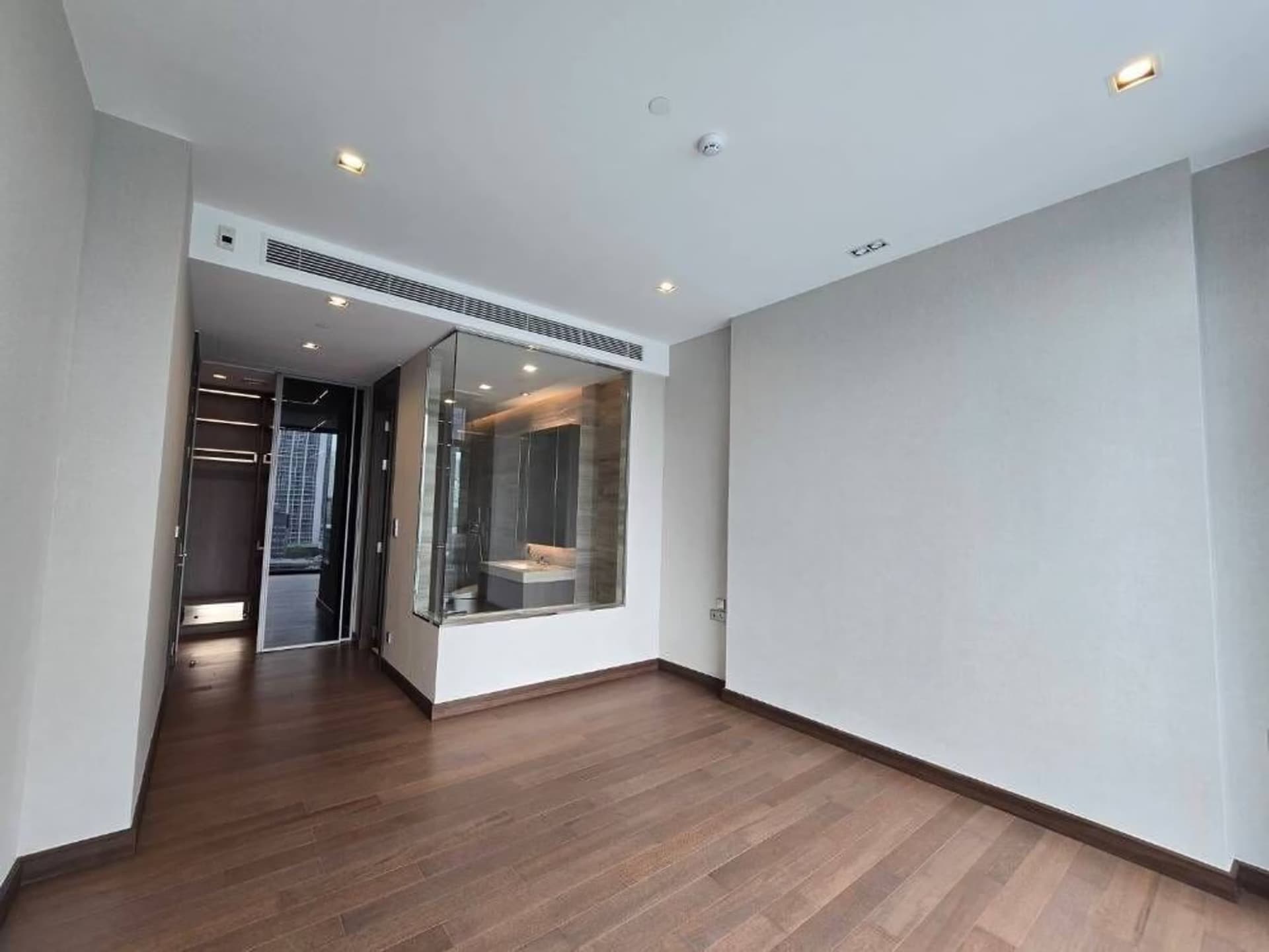 2 Bed Condo for Sale in Khlong Toei - Image 3