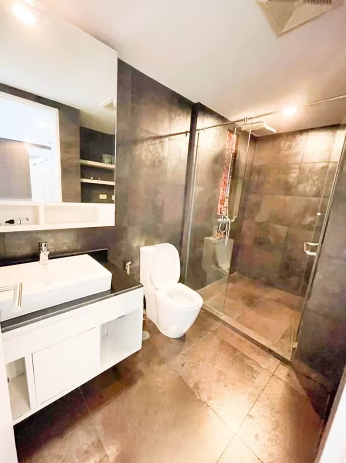 1 Bedroom Condo - Image 6