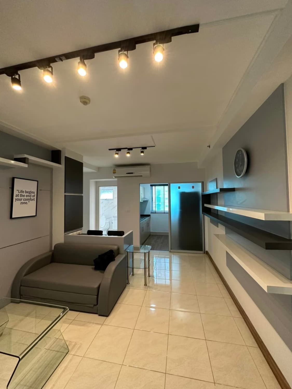 Condo for Rented at Supalai Park Ekkamai - Thonglor - Image 1