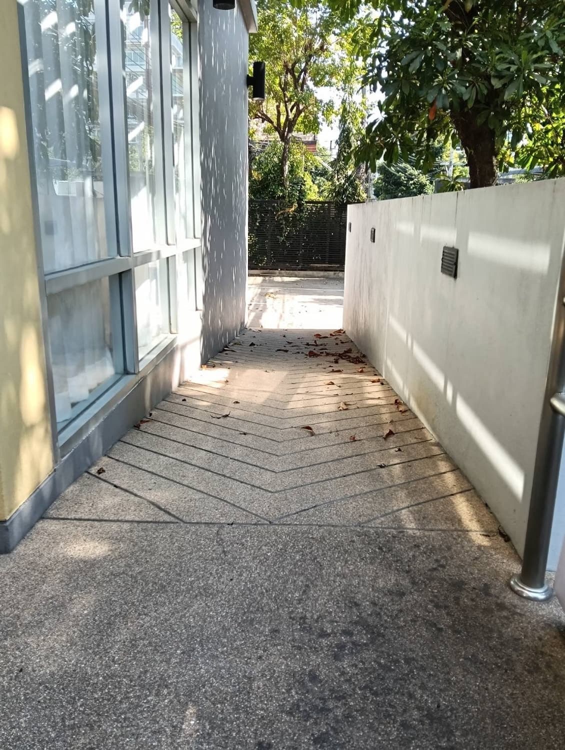 Studio Commercial for Rent in Mueang Chiang Mai District - Image 18