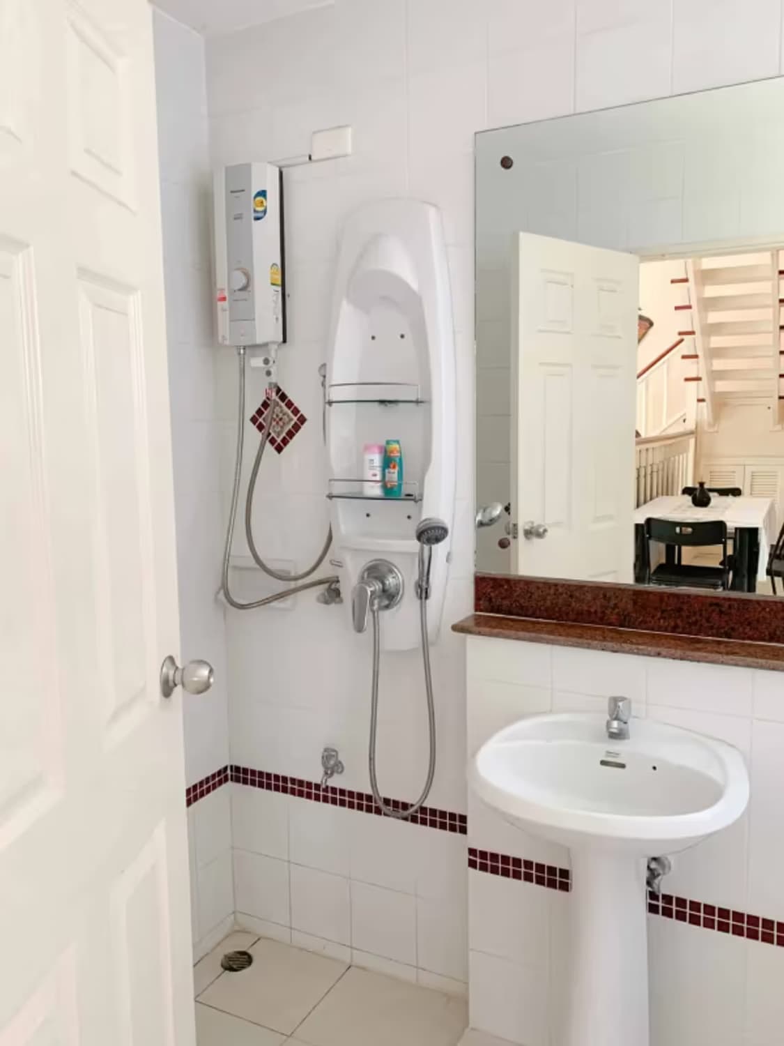 2 Bedroom House - Image 8