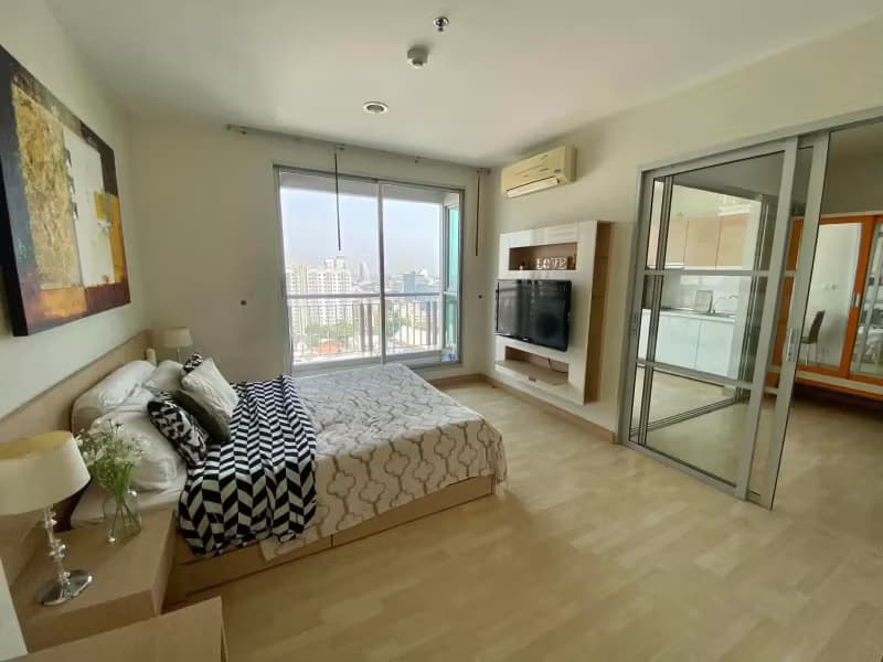 1 Bedroom Condo