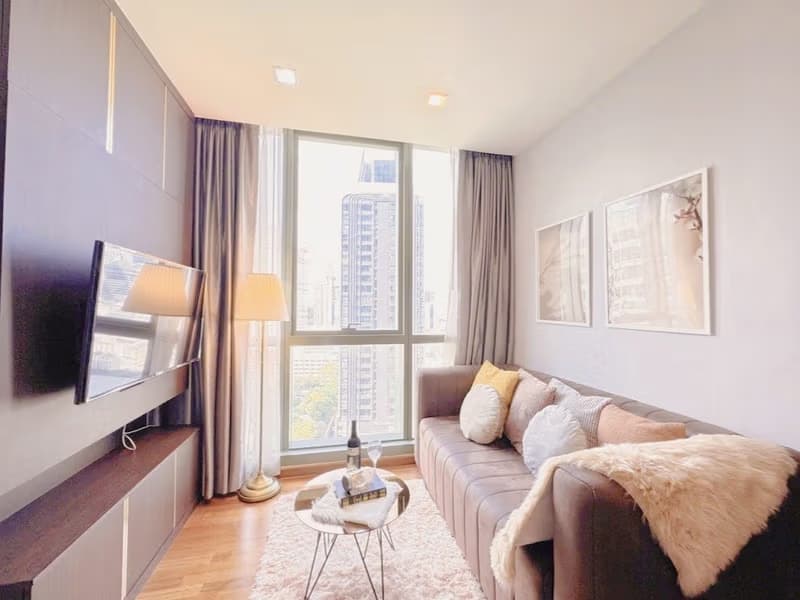 1 Bed Condo for Sale in Ratchathewi