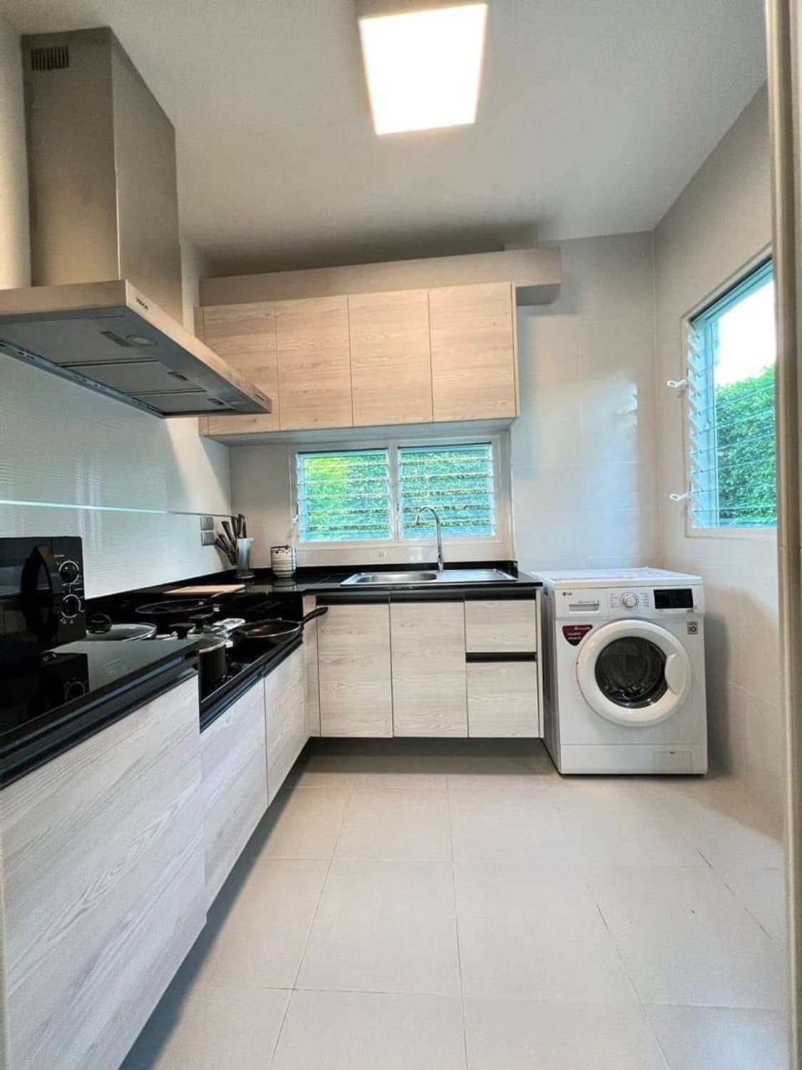 3 Bed House for Rent in undefined - Image 4